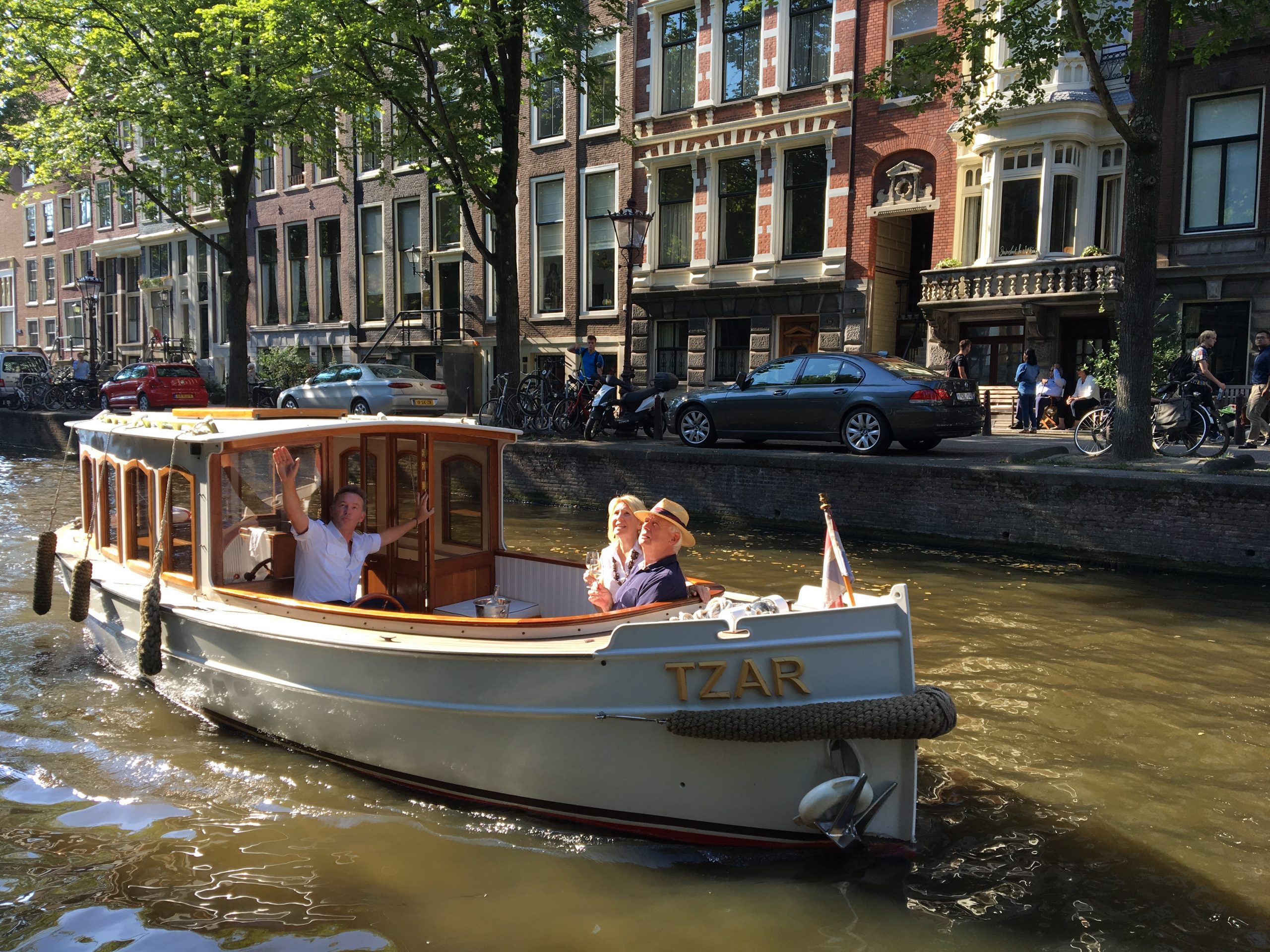 Salonbootje Amsterdam Een Luxe Prive Boot Huren Varen In Stijl 