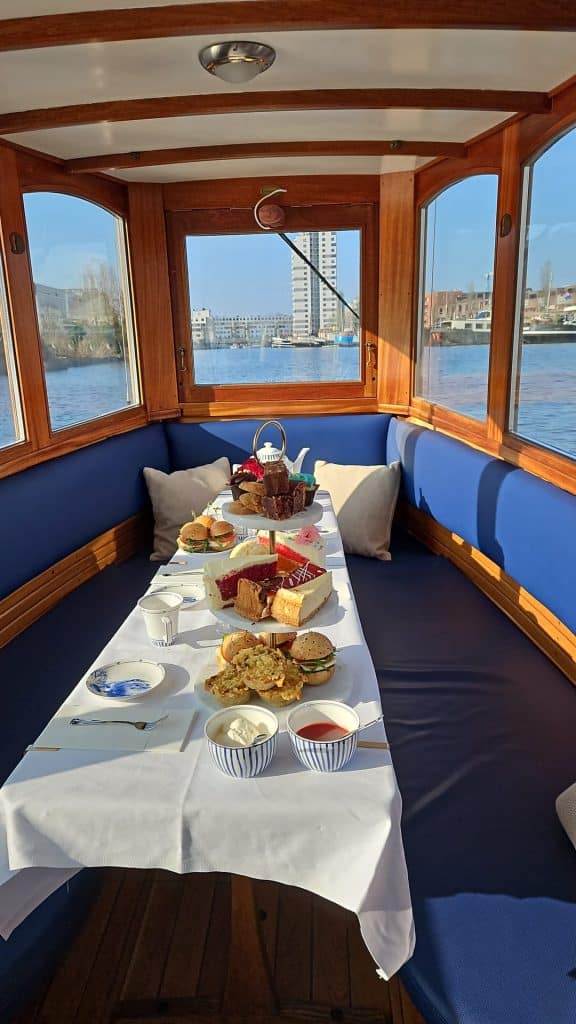 high tea boat amsterdam