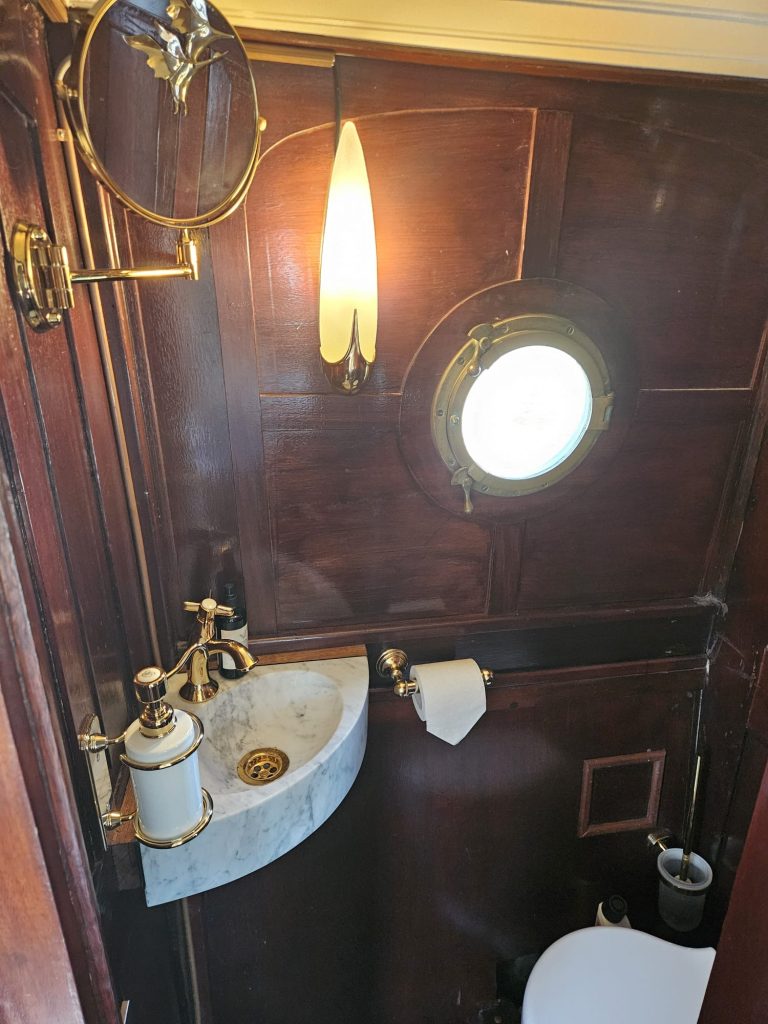 Ritz Amsterdam salobboot toilet