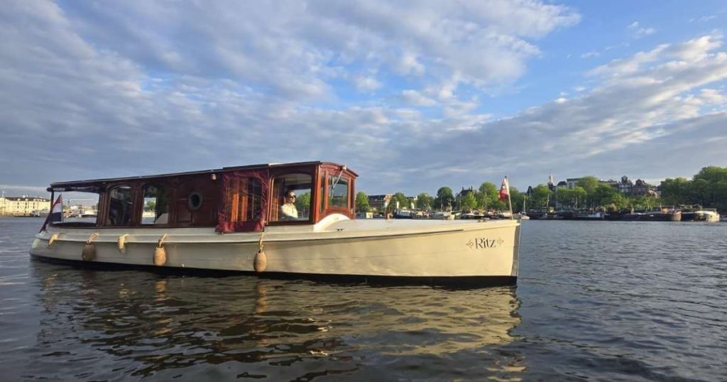 high tea Ritz boottocht in Amsterdam
