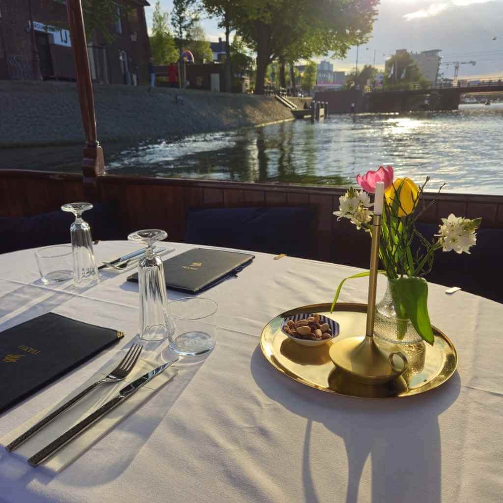 leukste restaurant aan het water amsterdam