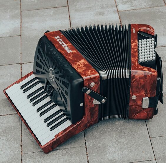 rondvaart amsterdam met eten en muziek