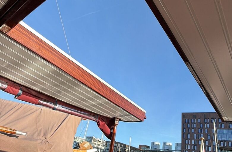 ritz prive salonboot open schuifdak